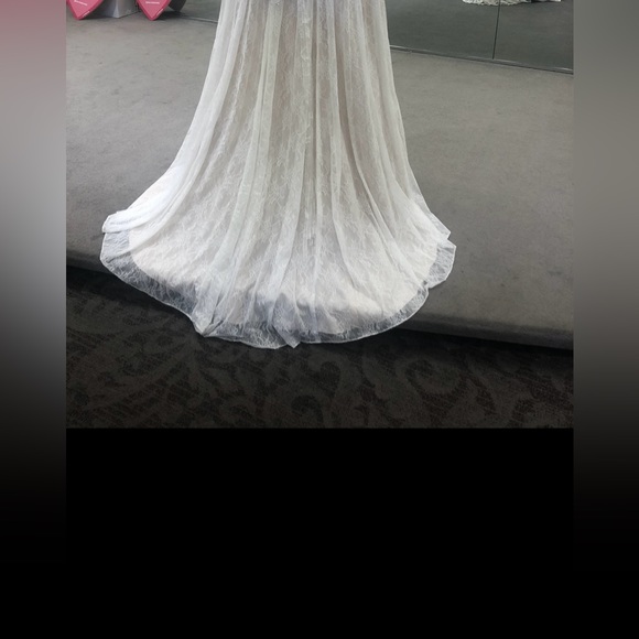 David's Bridal Galina Soft Lace Wedding Dress With Pleated Top Size 8 - Picture 13 of 13